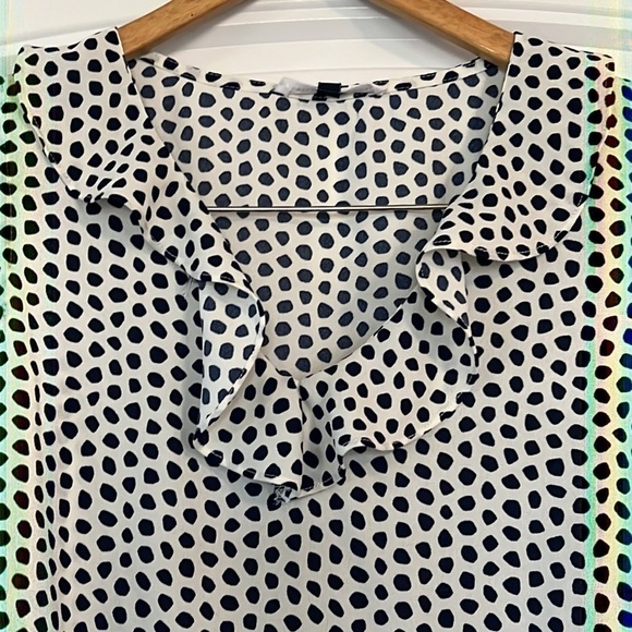 Michelle McDowell Polka dot peplum hem ruffle top Medium - Picture 2 of 6